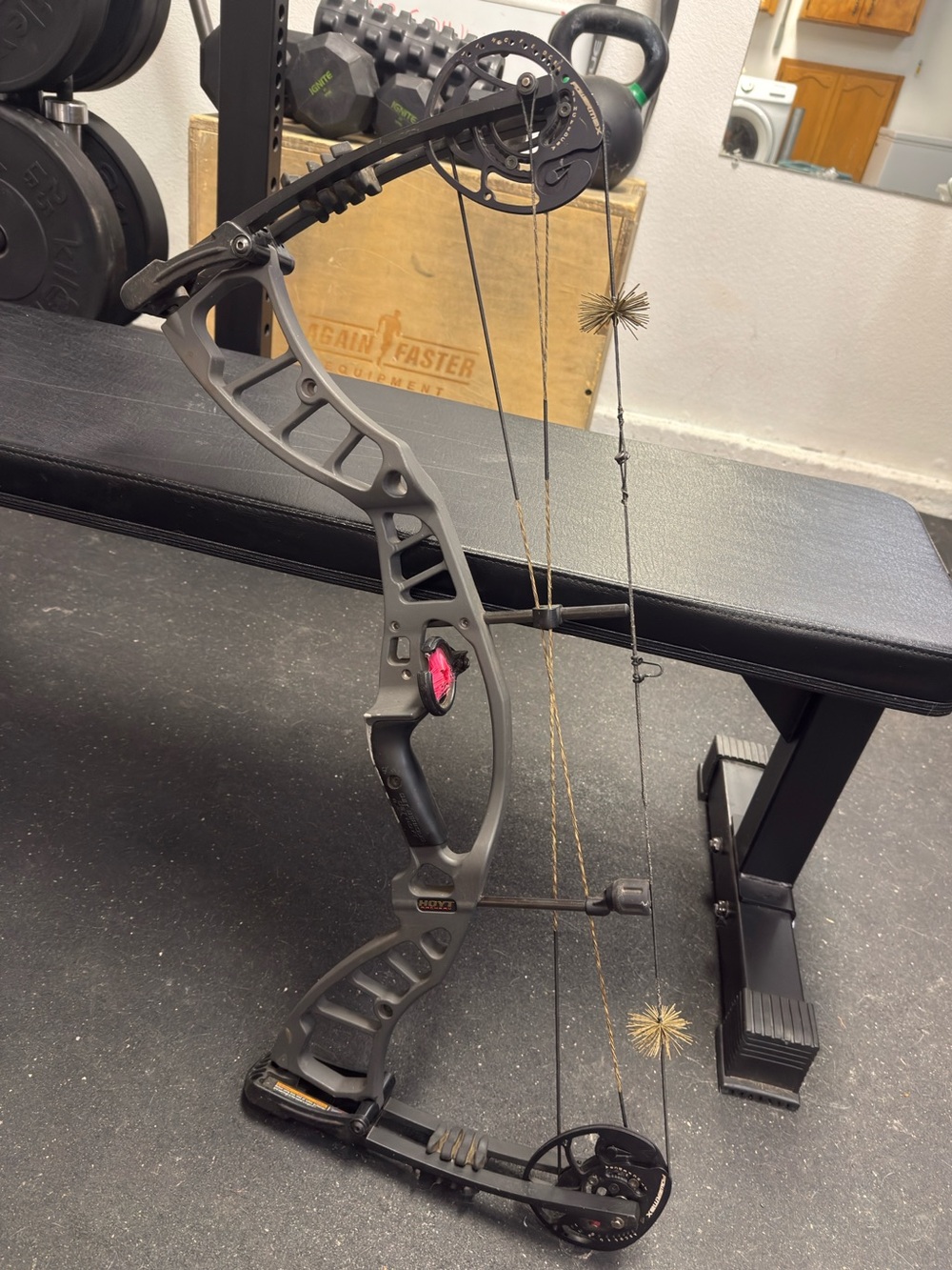 Hoyt Power Max Compound Bow